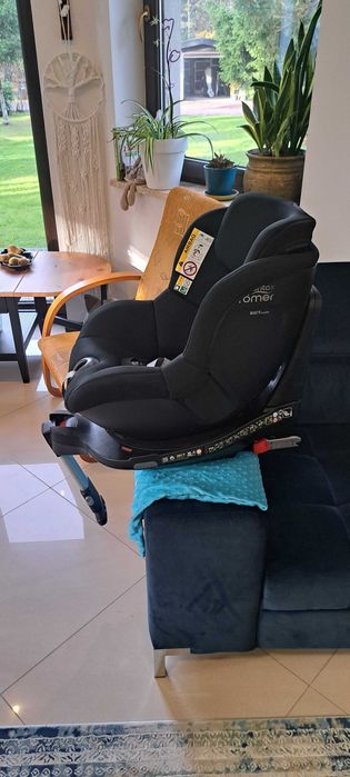 Fotelik obrotowy Britax DUALFIX M i-SIZE Black 0-18 kg