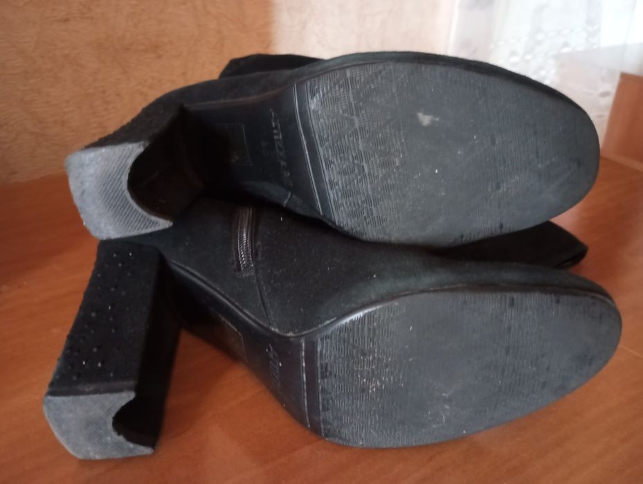 Чоботи замшеві р.40 "ATTIZZARE"