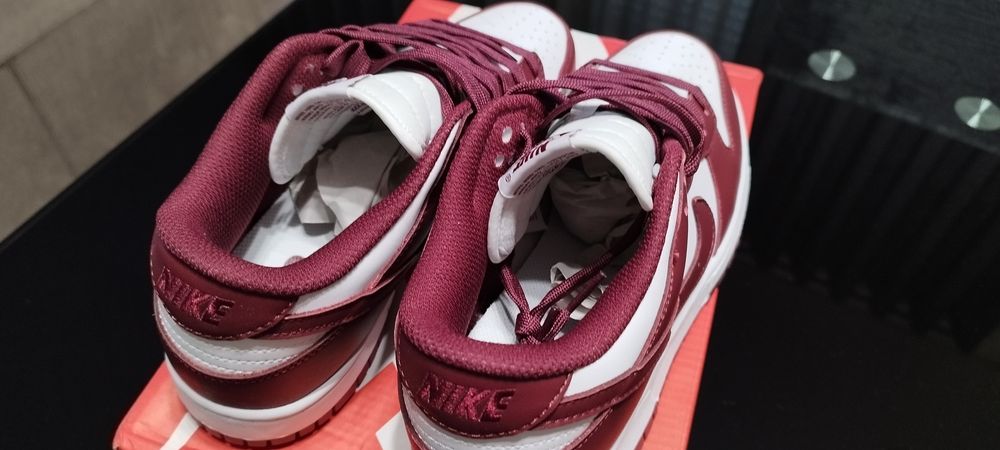 Nike Dunk Low "Bordeaux" (42,41,43,42.5,44,40)