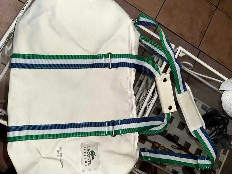 saco lacost original muito bem cuidado