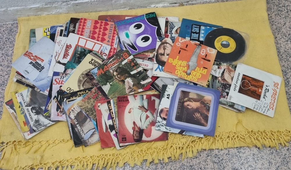 Lote de Vários Discos vinis Pequenos Antigos