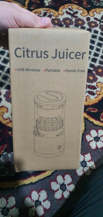 Продам Електрична соковижималка Dusenho