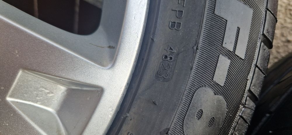 Koła 16" Toyota Prius 2 opony lato
