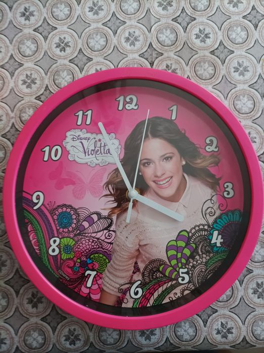 Zegar ścienny Disney Violetta.
