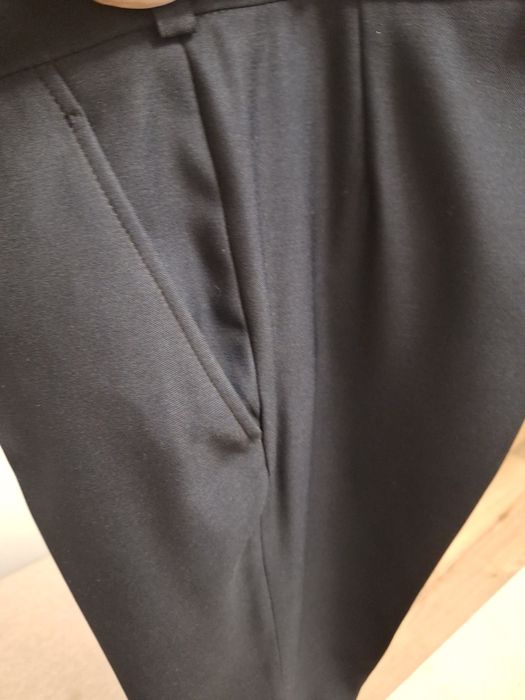 Sprzedam czarny garnitur