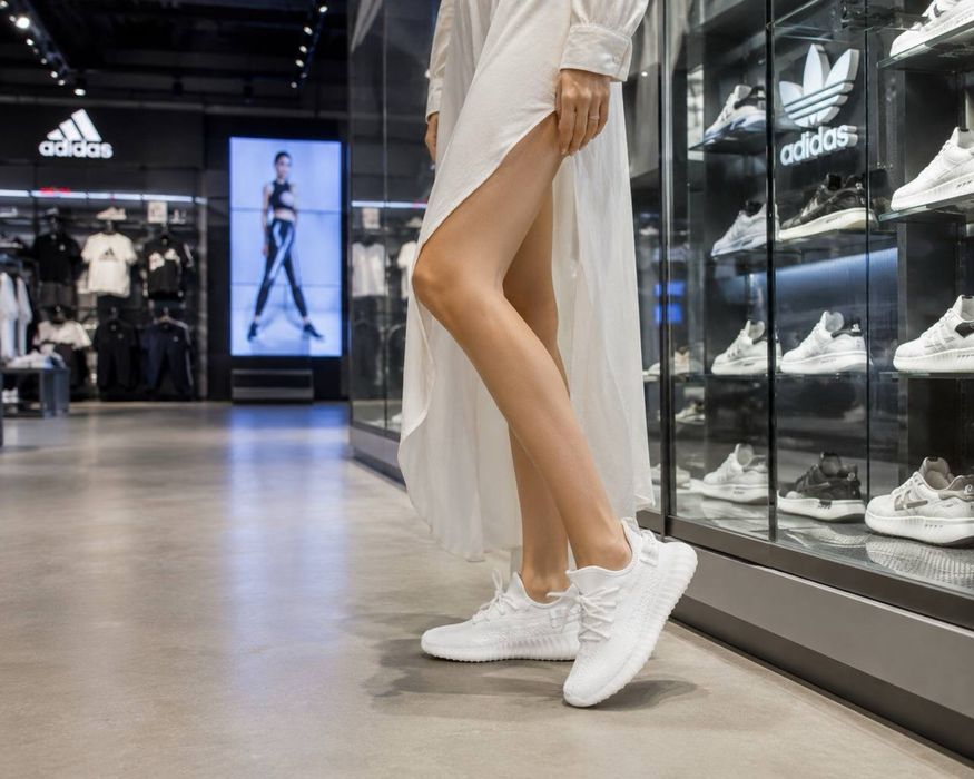 Женские изики белые / adidas yezzy boost 350 / лучшие летние кросовки / дышащая сетка / гибкая подошва / топ предложение на 3 дня  699 грн /