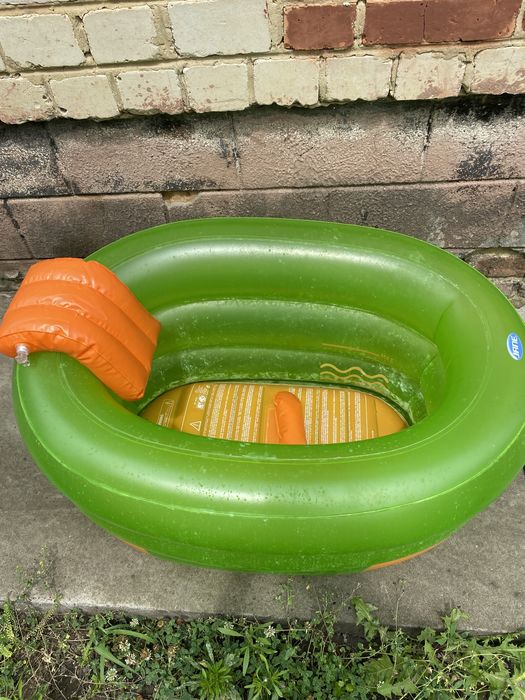 Ванночка надувна / басейн