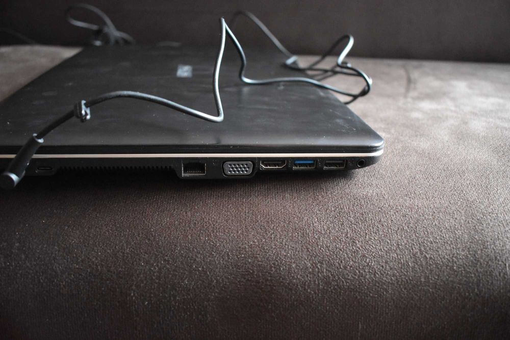 Laptop Asus x540s.