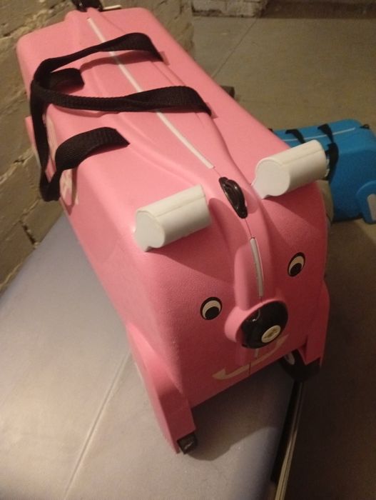 Walizka piesek na kółkach dla dzieci