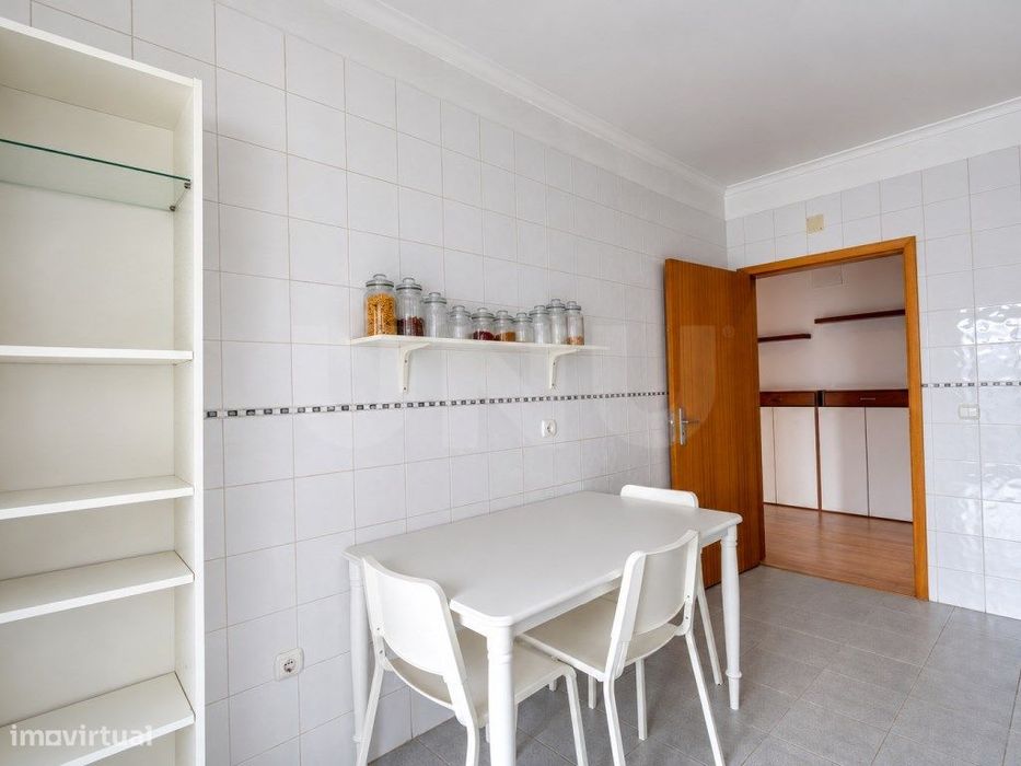 Apartamento T3 junto ao Colégio Rainha D. Leonor, Caldas da Rainha