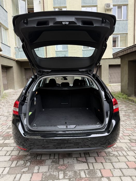 Peugeot 308 1.5blueHDI автомат 8ст