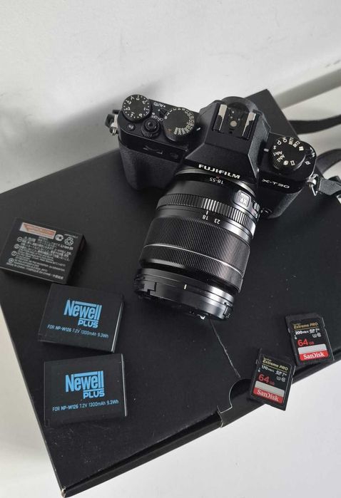 Fujifilm XT30 + Lente XF18-55mm F2.8-4 + 2 cartões de memória + 3 baterias