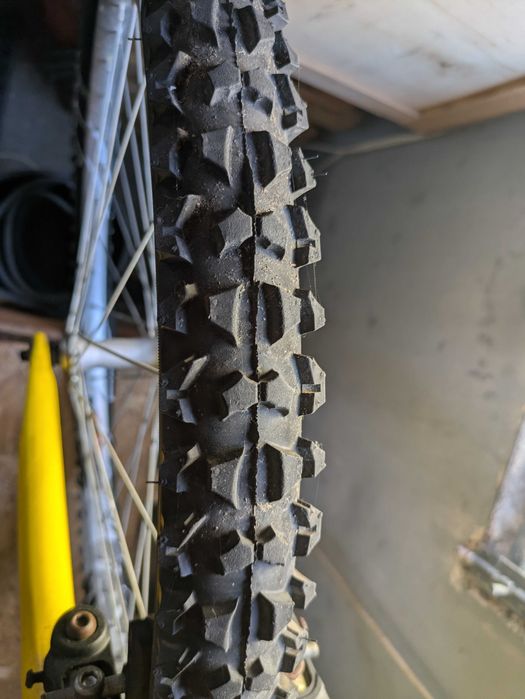 Bicicleta amarela Roda 24''