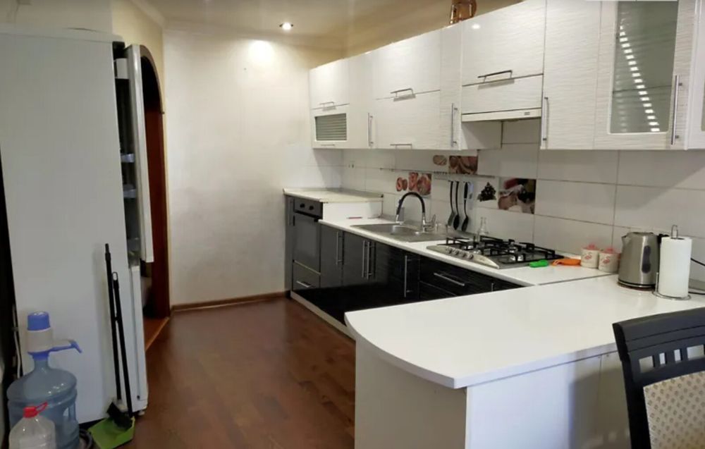 Продаж 3к квартири 82 кв. м на вул. Академіка Сергія Корольова