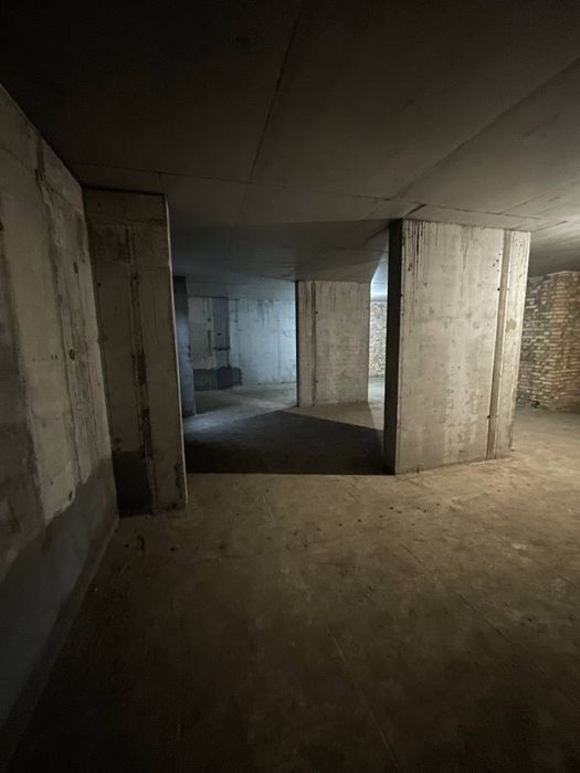 Продаж комерційного приміщення з фасадним входом