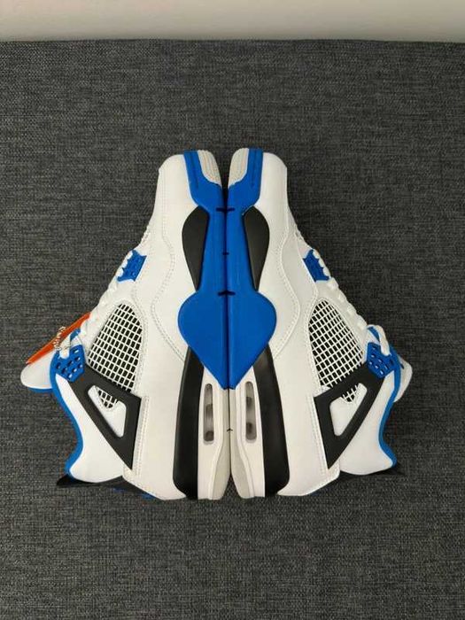 Jordan 4 Retro Motorsports R.42