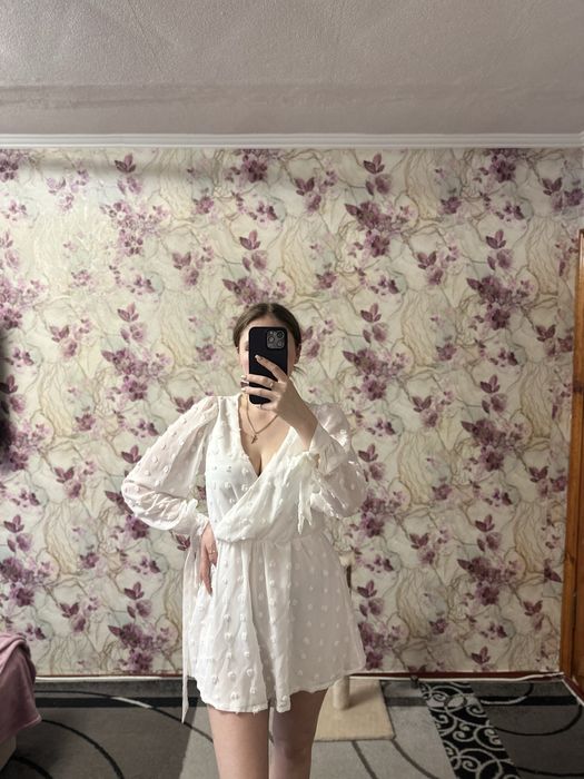 Нове плаття з біркою