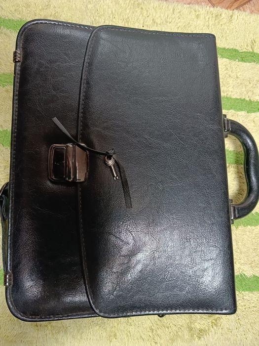 Aktówka torba skórzana czarna