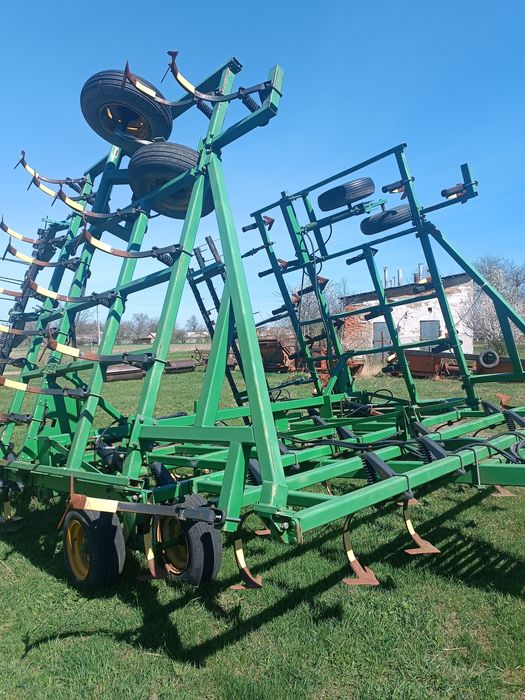 Культиватор John Deere 960