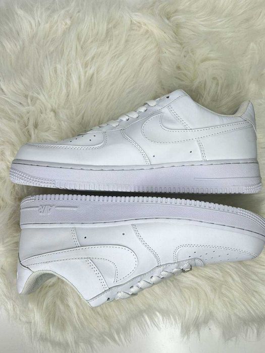 Нові оригінальні кросівки nike air force 1 чоловічі найк форси білі