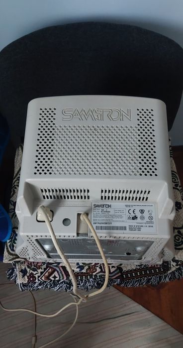 Монітор Samsung Samtron 76DF 17 дюймив