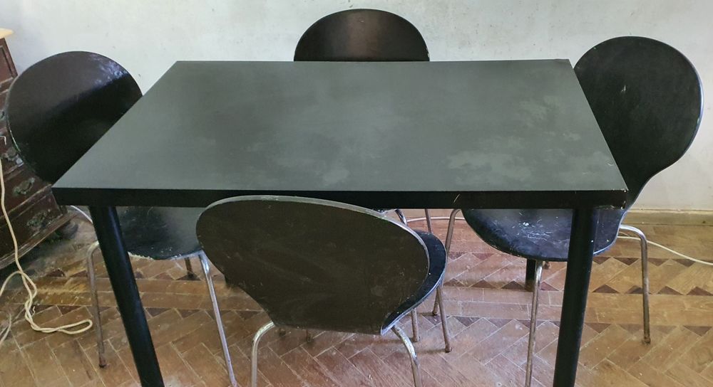 Mesa de jantar c/cadeiras