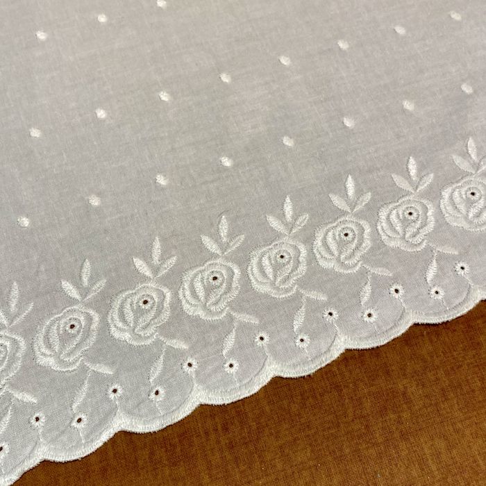 Duże ekskluzywne białe pześcieradło