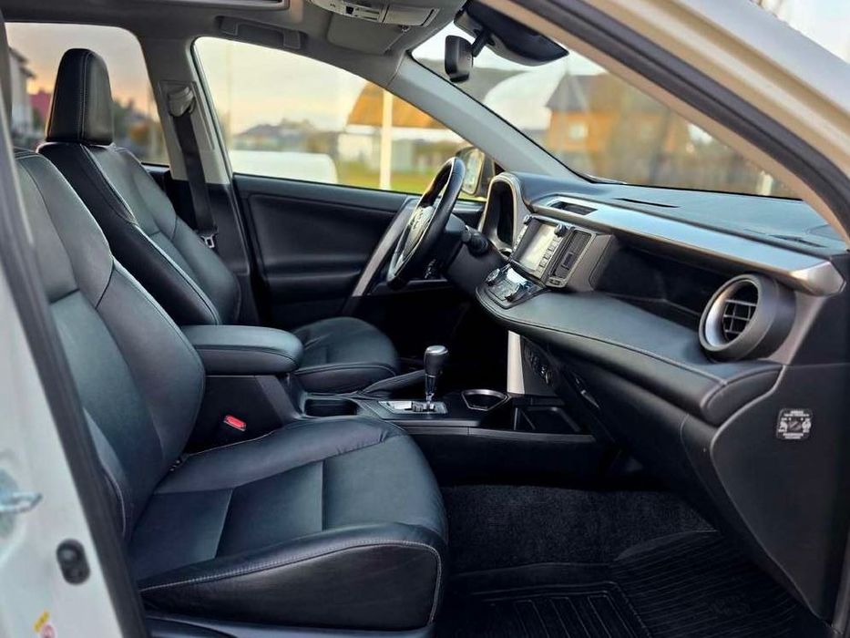 Продам свою Рав4 Гібрід 2016