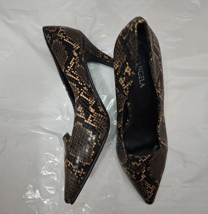 Sapatos altos com padrão