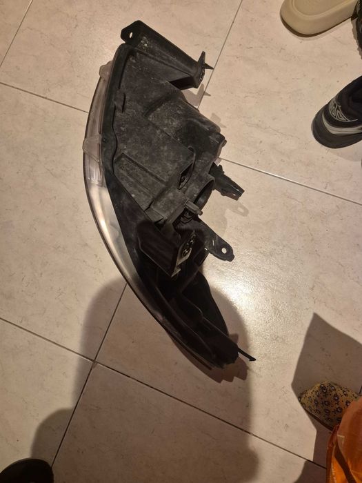 Farol dacia lodgy
