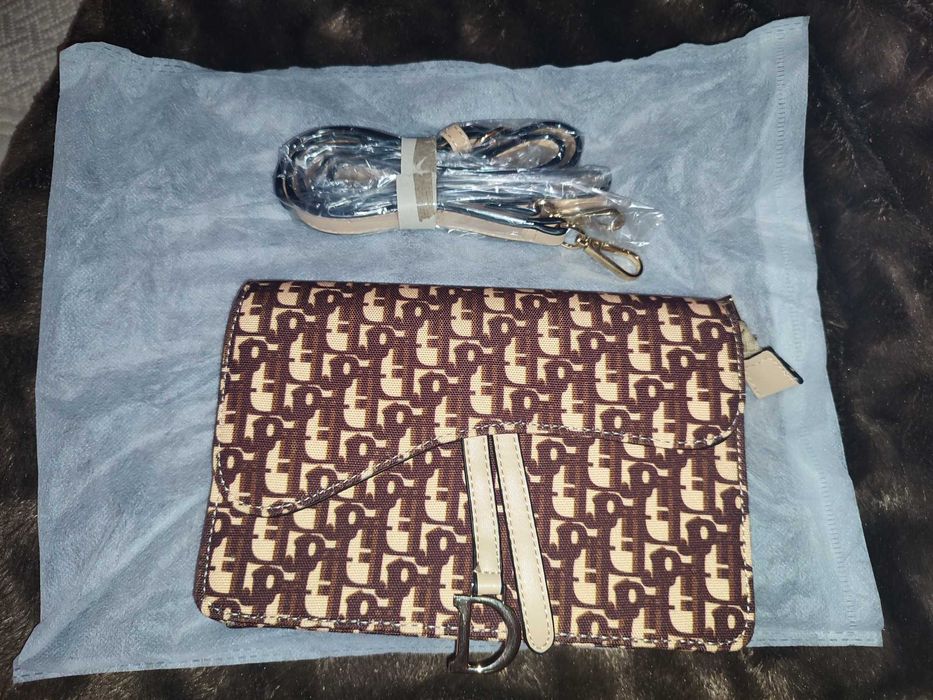 Mala clutch castanha nova