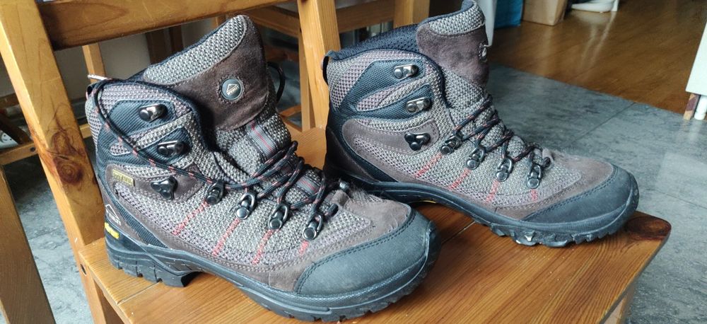 Buty zimowe trekkingowe Malinowym Aquamax vibram