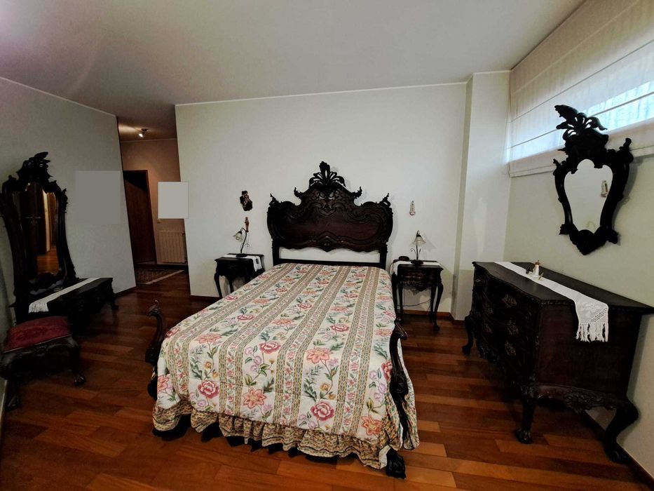 Mobília de quarto estilo antigo