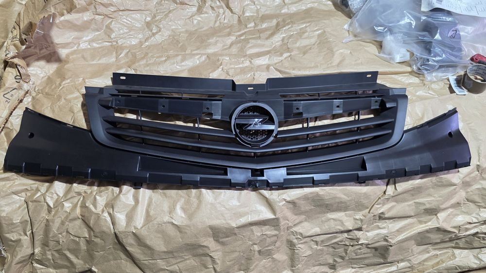 Grill atrapa opel vivaro A 06- nowa oryginał lift