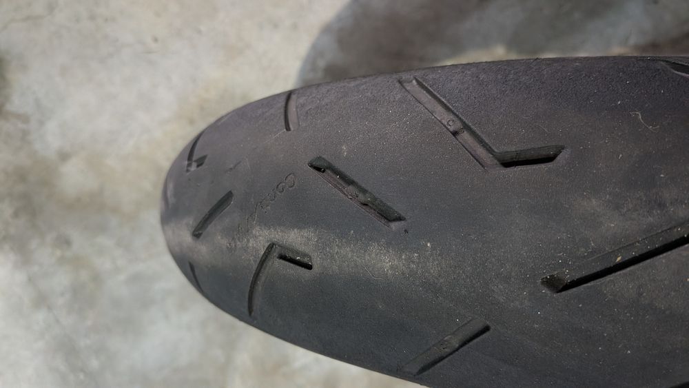 Pneus enduro e estrada
