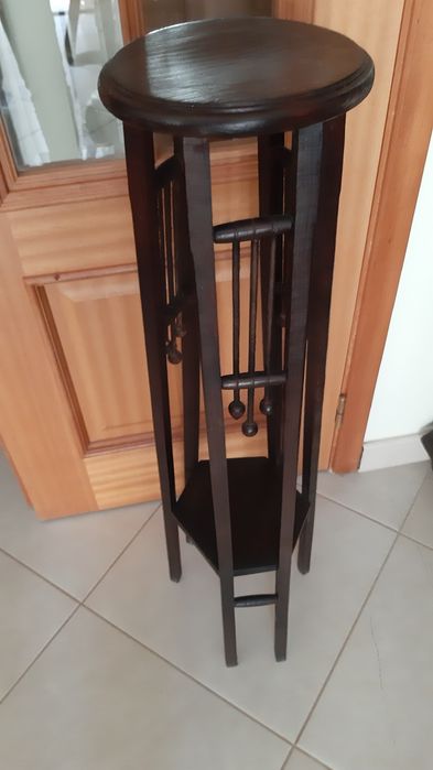 Floreira antiga em madeira