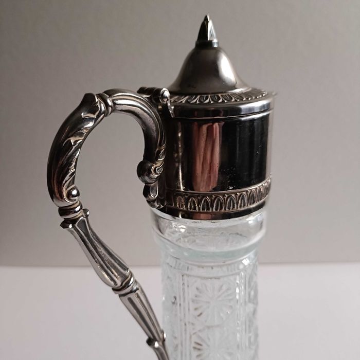 Karafka do wina lata 50. XX wieku