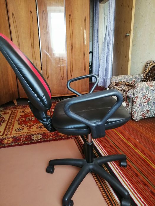 Компьютерный стул