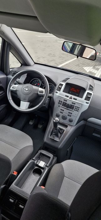 Opel Zafira 1.6 turbo, бензин-газ.