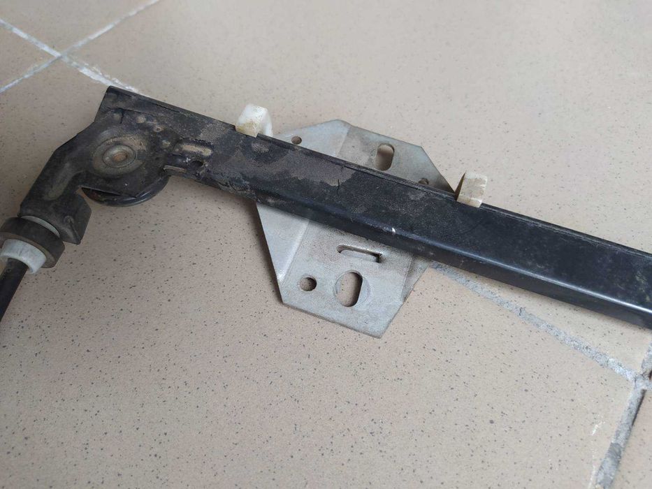 Склопідіймач механічний правий (R) Volkswagen Т-4