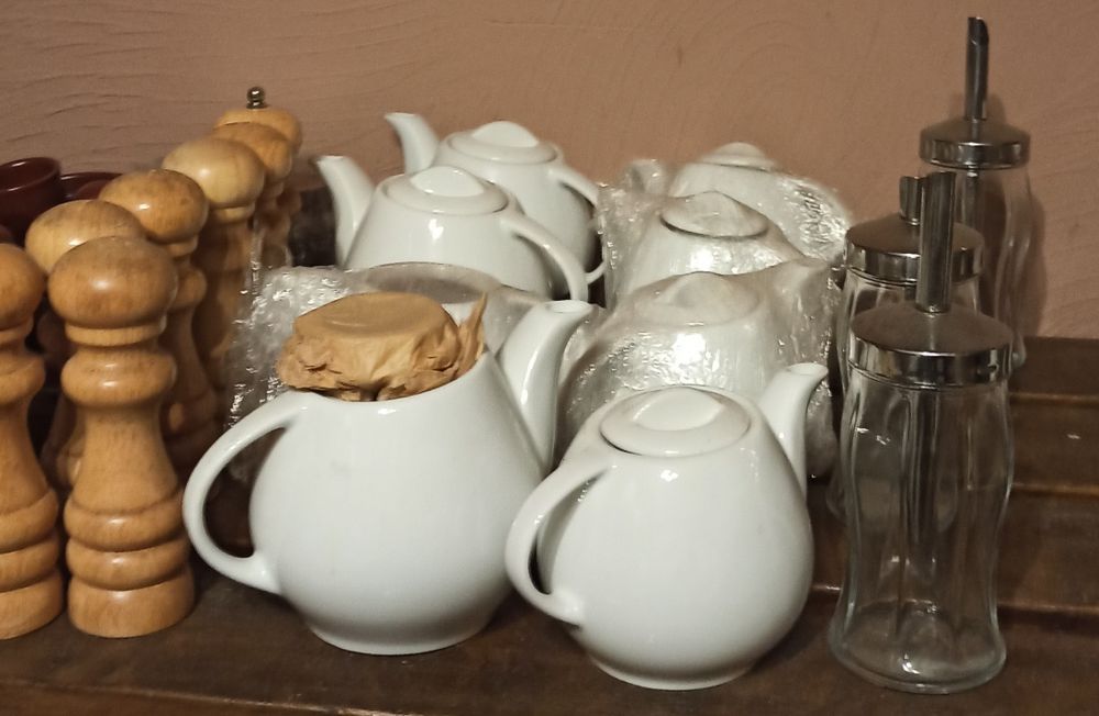 Посуд для кафе, будинки, дачі.