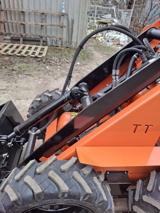 Міні навантажувач з двигуном V2, мінітрактор, мінінавантажувач