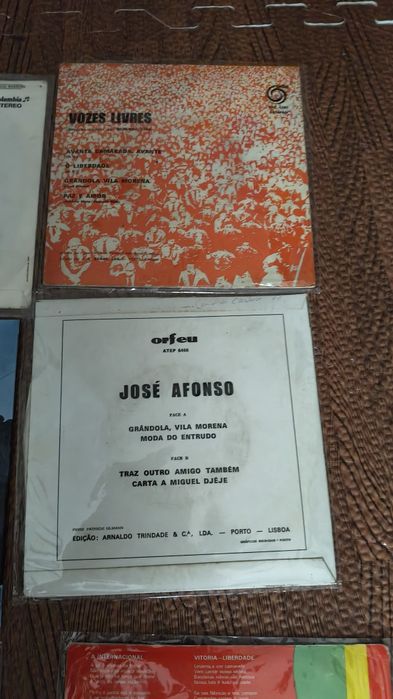 Paulo de Carvalho novo 
José Afonso 
Coimbra tem mais encanto 
Avante Camarada 
Vitoria Liberdade 
Capas e discos muito bom estado
15€