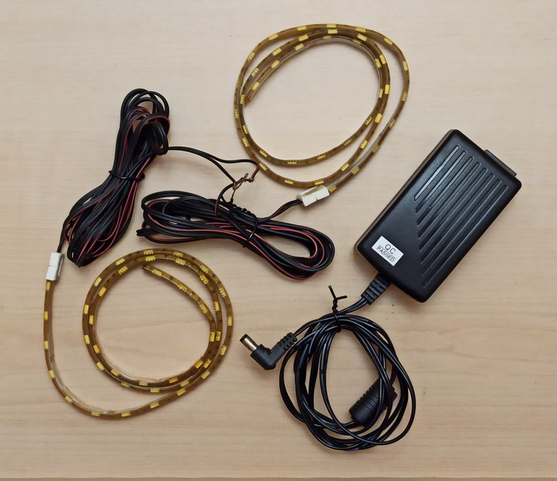 Адаптер питания блок 12V 2A и две светодиодные led ленты с проводкой.