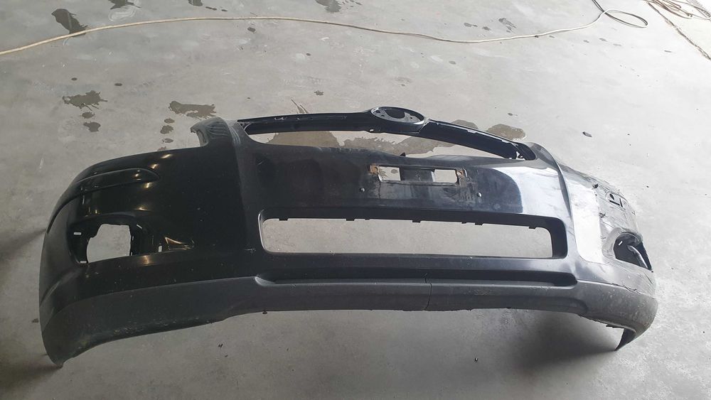 Бампер передній Тойота Авенсіс T25 2007