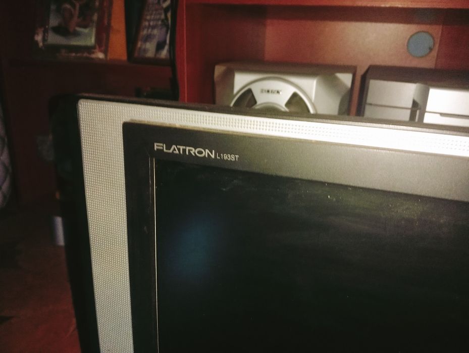 Продам монитор -телевизор. LG  Flatron.