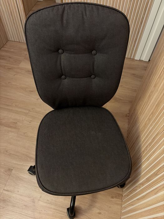 Cadeira IKEA com rodinhas