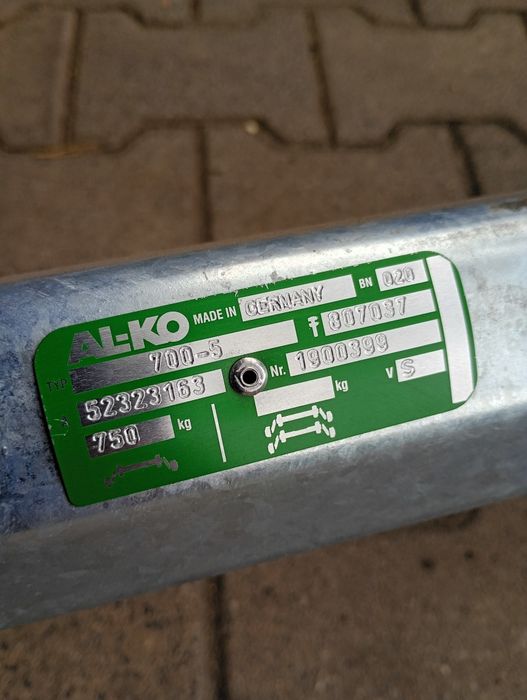 Oś do przyczepki
