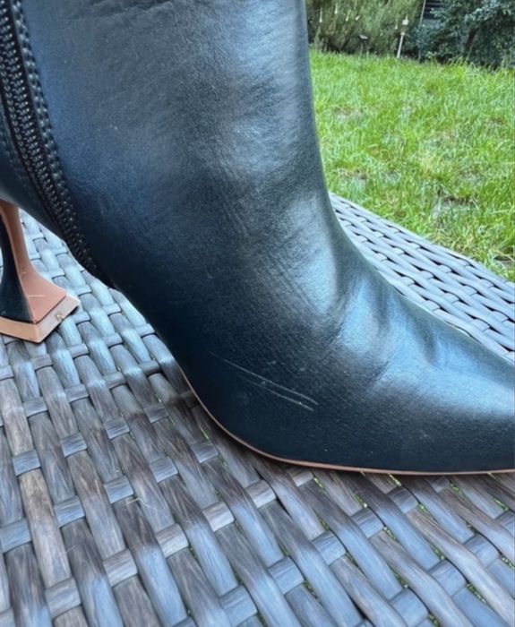 Botins com salto alto da moda a estrear