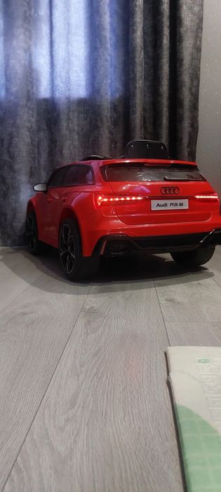 Продам дитячий електромобіль Audi RS6